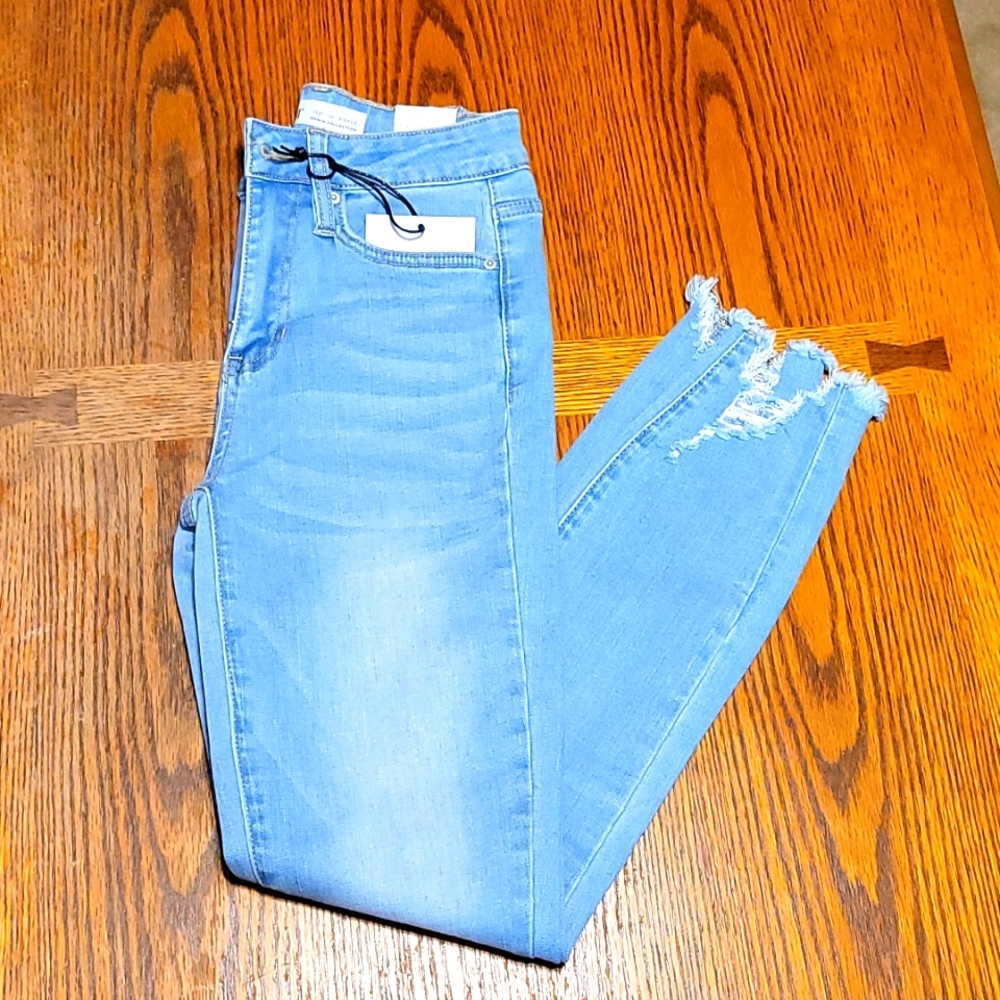 YMI SZ 1 / 25 High Rise Skinny Ankle Jeans
